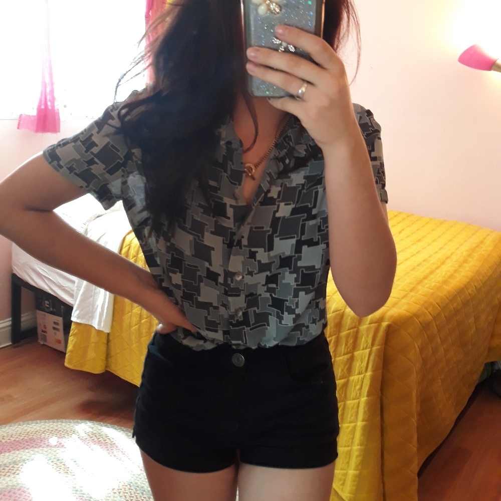 Pops Top // Button Up S - Picture 2 of 5
